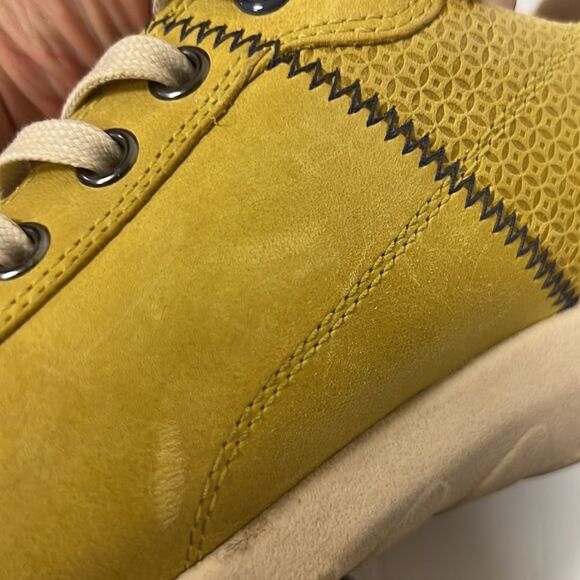 Cobb Hill mustard yellow leather sneaker    Size 10 - Picture 10 of 10